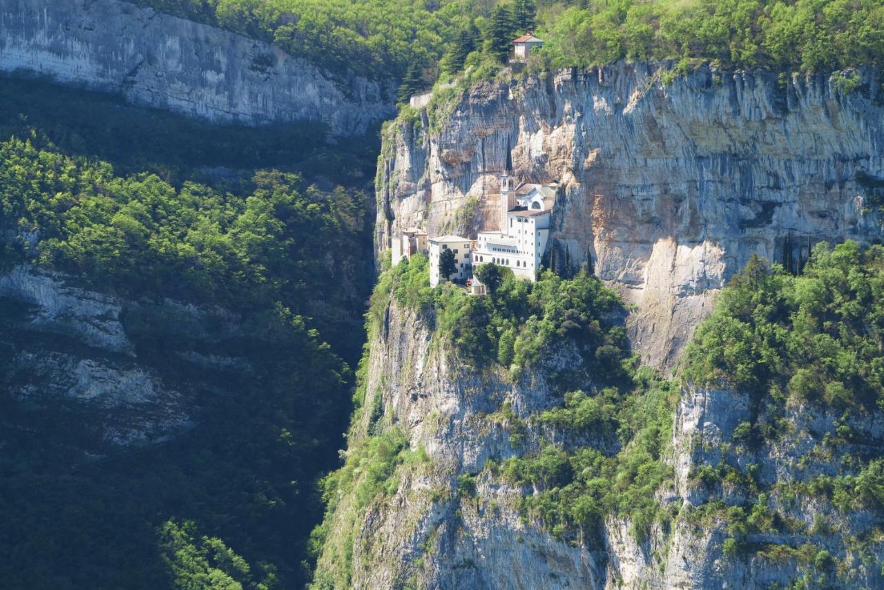 Hotel Stella Alpina Spiazzi Di Caprino Exteriér fotografie