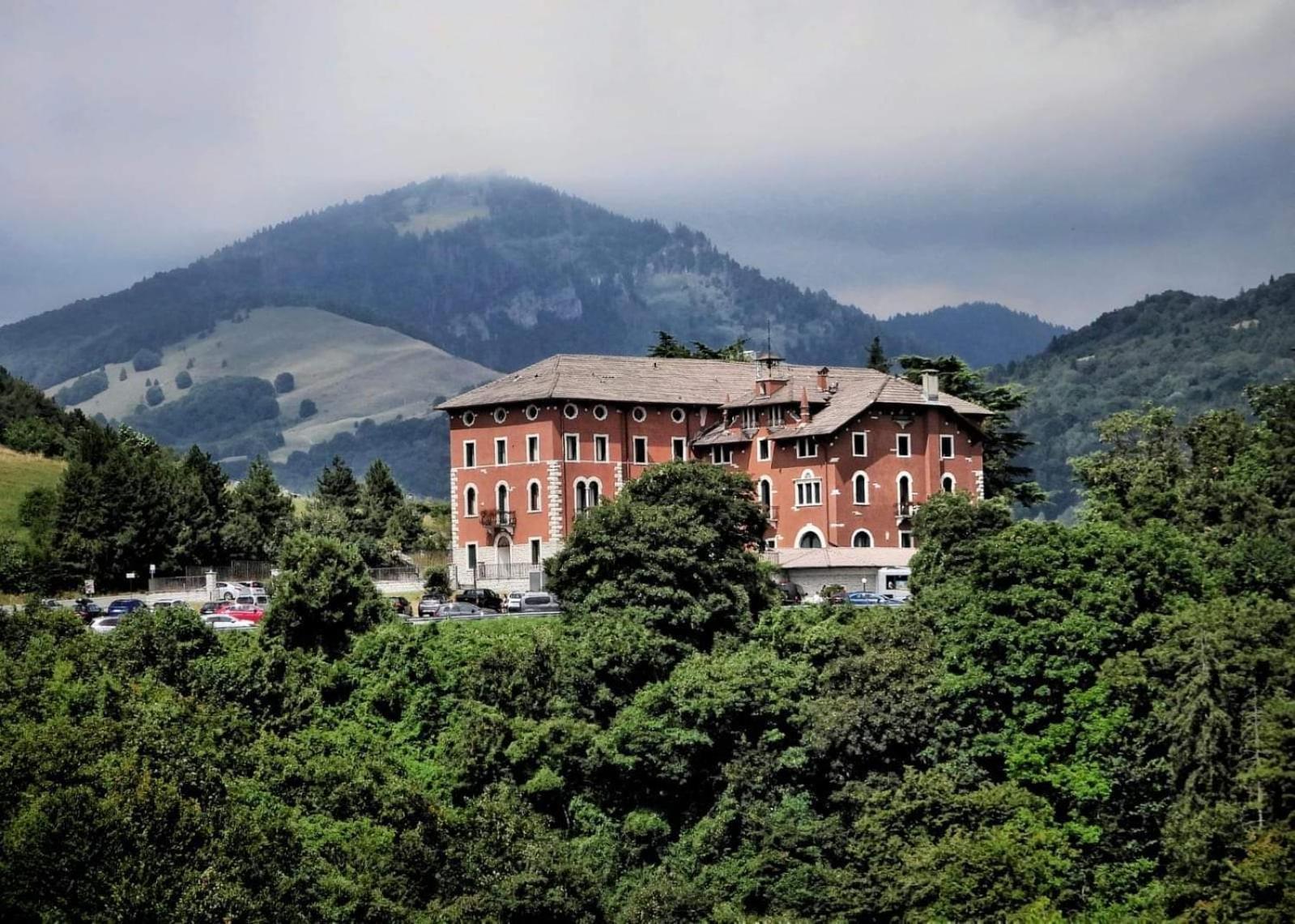 Hotel Stella Alpina Spiazzi Di Caprino Exteriér fotografie